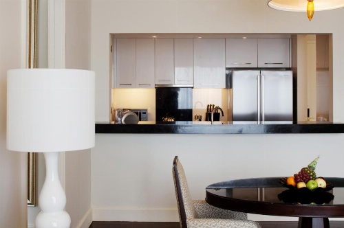 Raffles Makati Hotel image 6