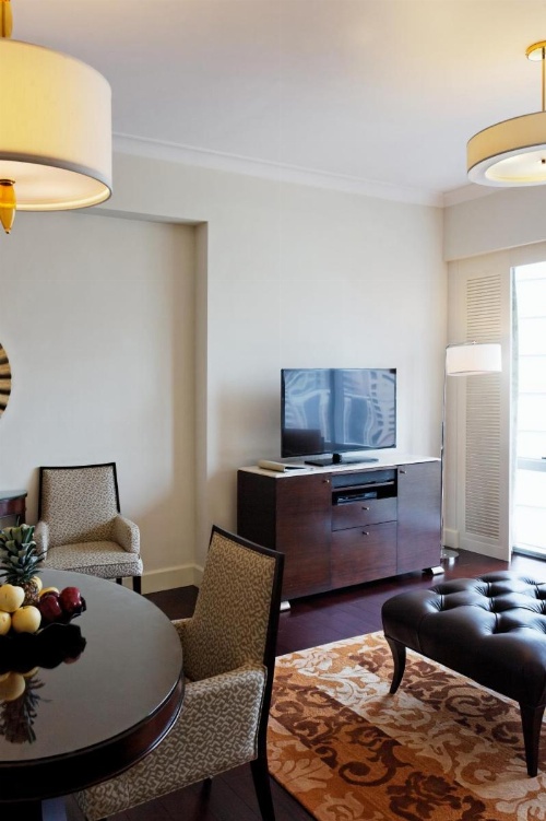 Raffles Makati Hotel image 10